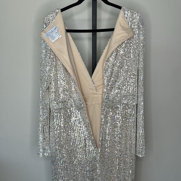 NWT IEENA for MAC DUGGAL 26490 Silver Sequined Long Sleeve V-Neck Gown High Slit - Picture 11 of 12